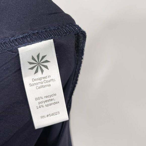 Athleta Size 4 Navy Blue La Viva Woven Capri Pants Cropped Jogger Pockets Travel - Picture 9 of 11